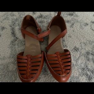 Old navy sandals Girls